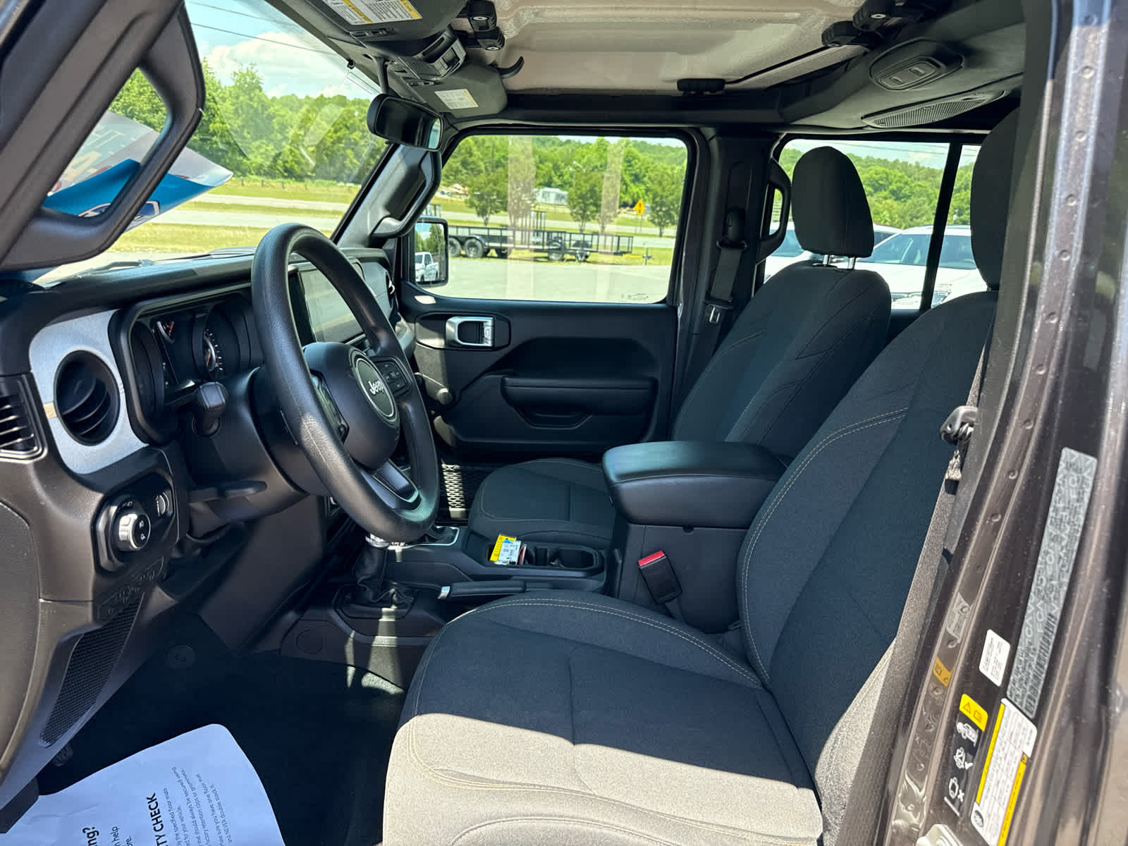 2024 Jeep Gladiator — detail view