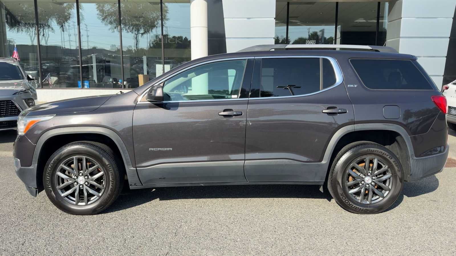 2017 GMC Acadia — detail view
