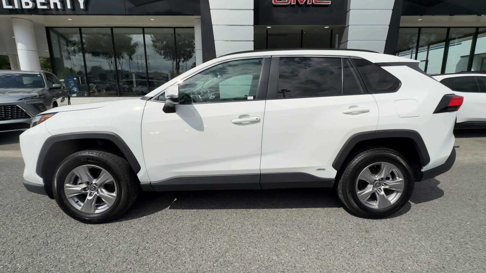 2025 Toyota RAV4 — detail view
